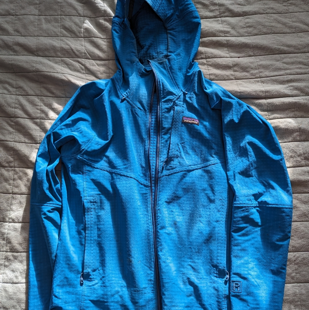 Patagonia R1 tech face hoody